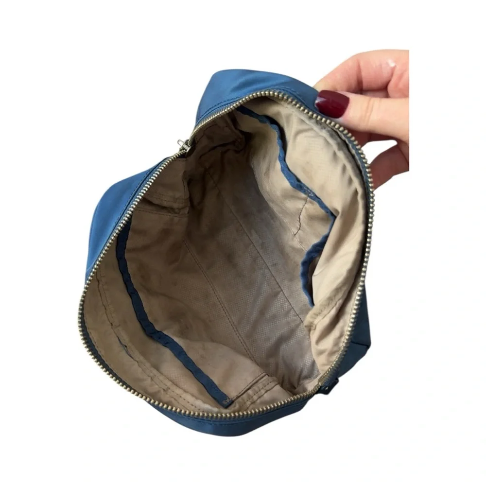 Tumi Blue Nylon Zip Travel‎ Makeup Storage Bag Case
